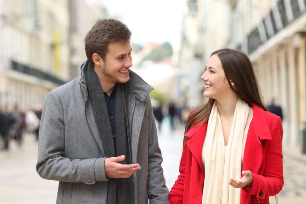 Hoe vrouwen versieren op straat?